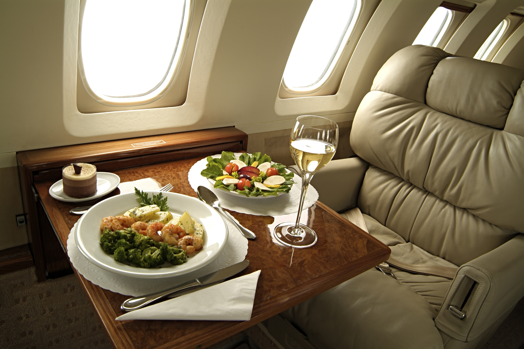 7 Ways To Fly First Class For Economy Prices